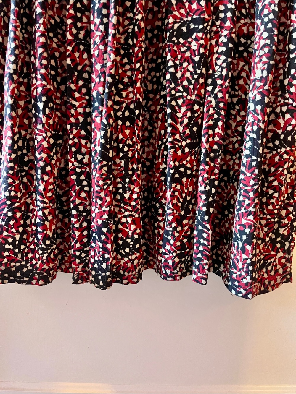 Boxy Red & Black Batik Printed Long Sleeve Dress with Pockets - Picture 3 of 9